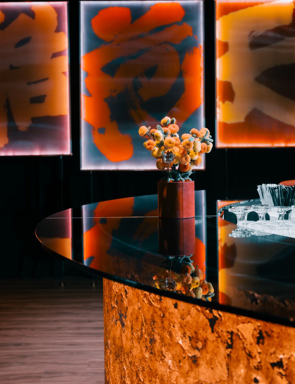 Enchante is a cosy and contemporary bar to sip coffee, wine or our custom made cocktails. And be it in quiet company or a raging bachelor party, it brings with it the perfect way to begin and end the perfect day.